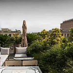 Luxury City Retreat With Breathtaking View